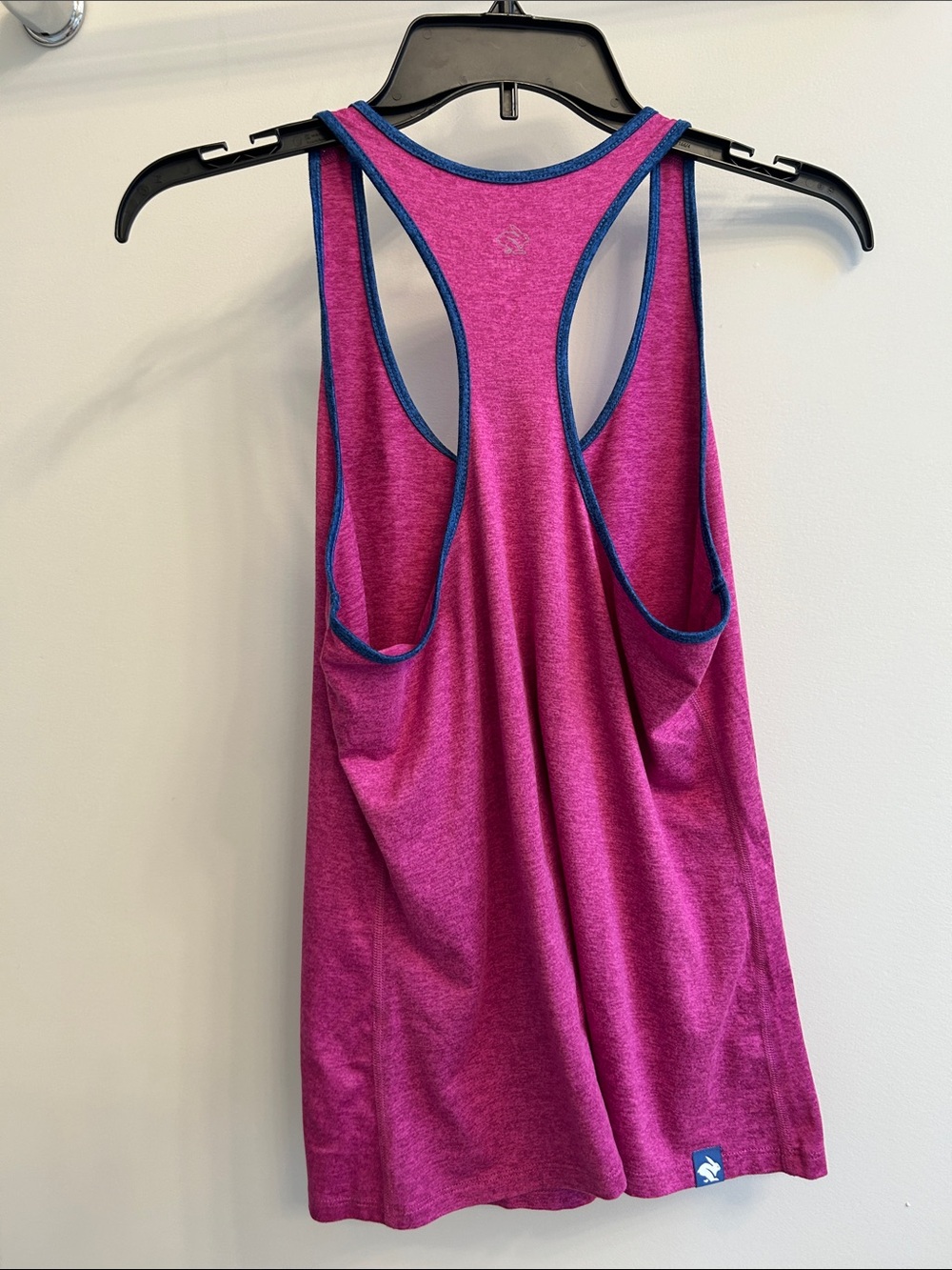 NWOT Rabbit Racerback Tank Top in Magenta - Picture 3 of 3